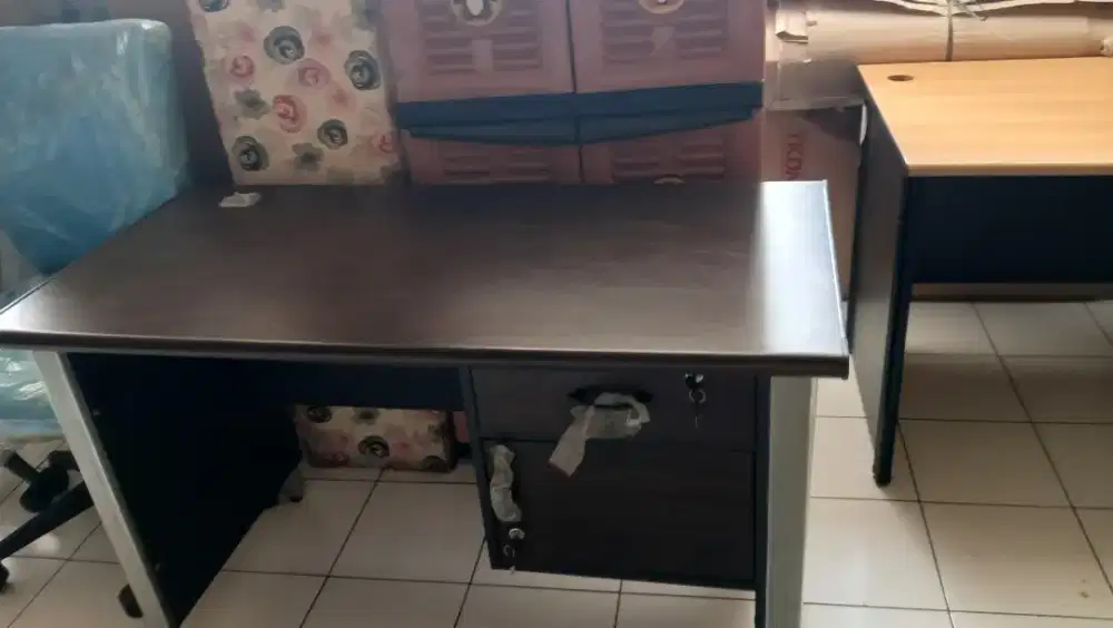 Furniture kantor dan rumah tangga