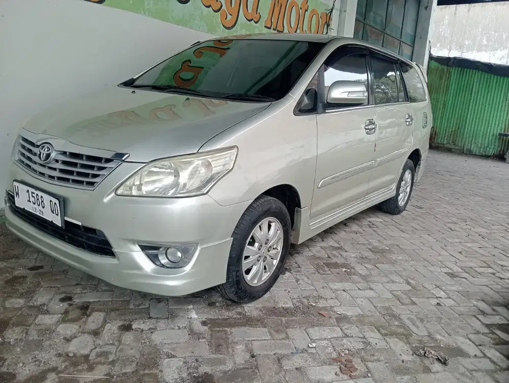 Toyota Kijang Innova 2011 Bensin