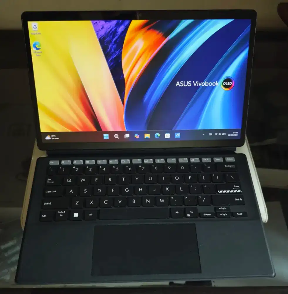 ASUS Vivobook T3300K