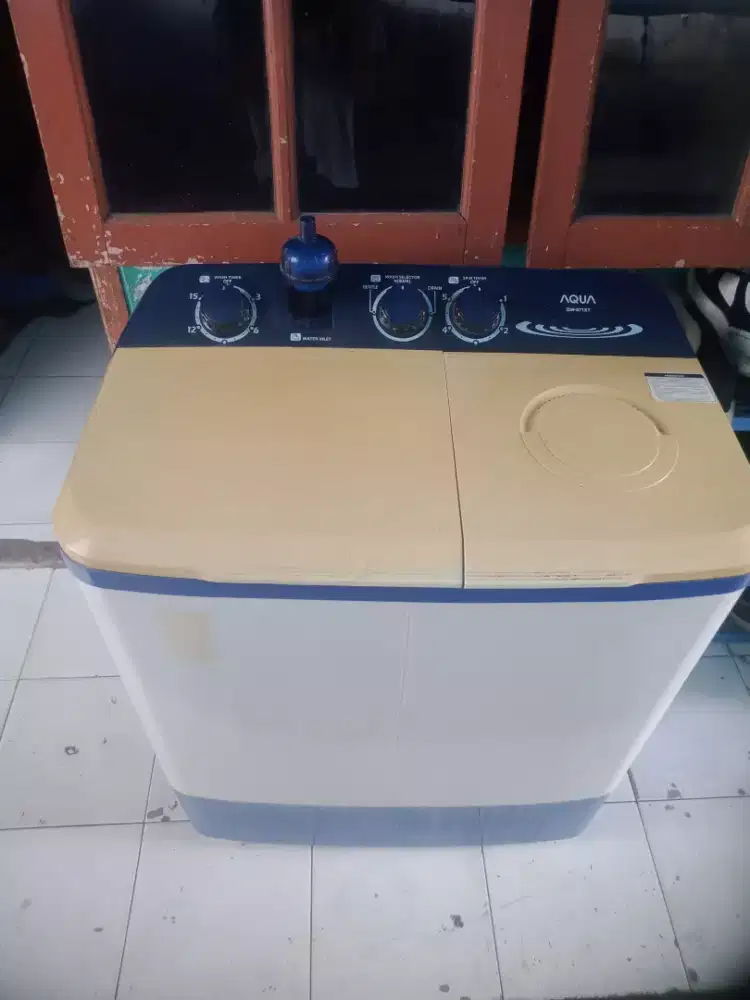 Mesin cuci 2 tabung aqua