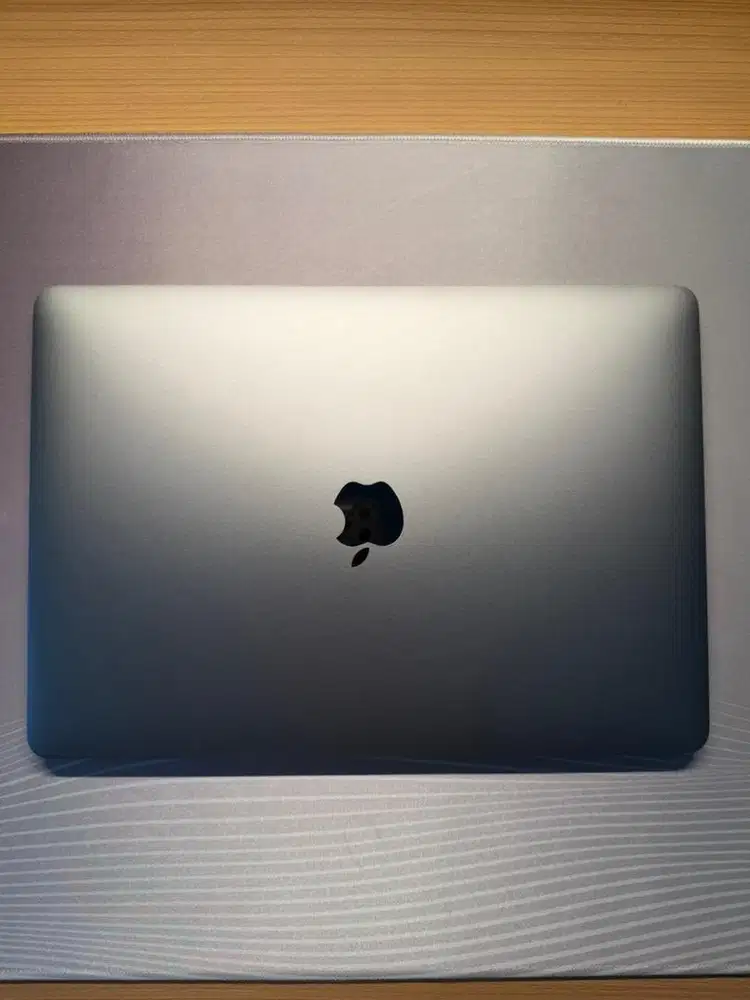 Macbook Pro 2020 Touchbar 512SSD 8GBRAM i5