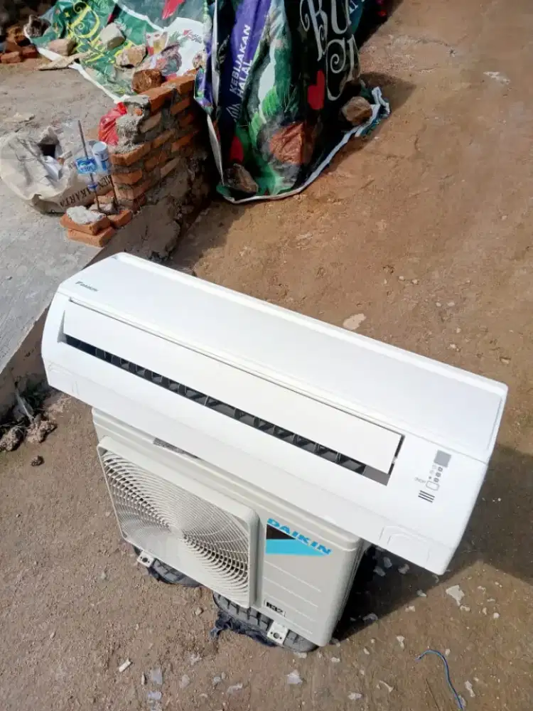 Ac daikin 1/2 pk dingin dan garansi
