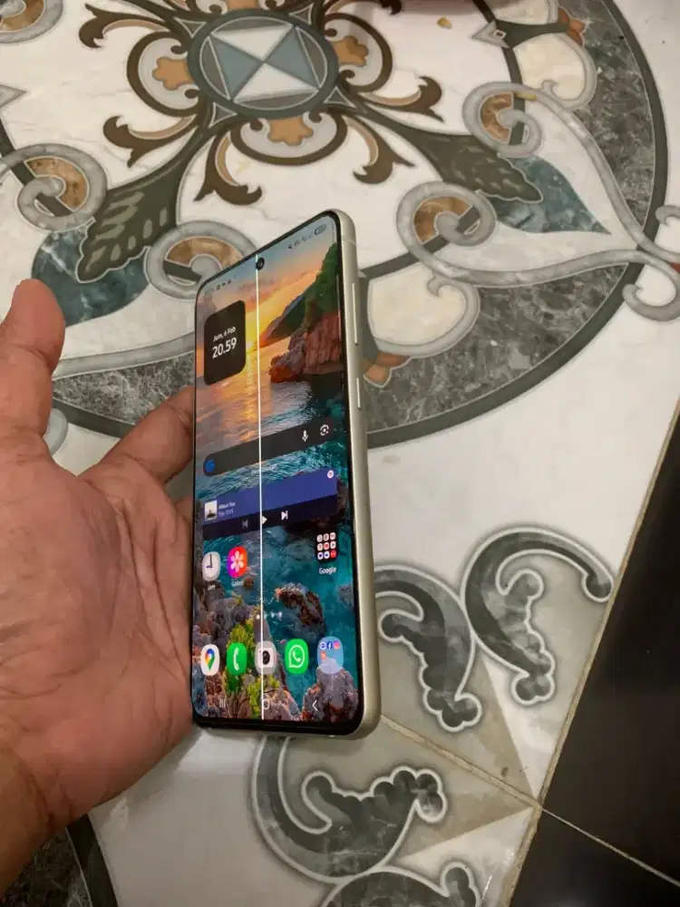 Samsung s21 fe ,  min garis satu