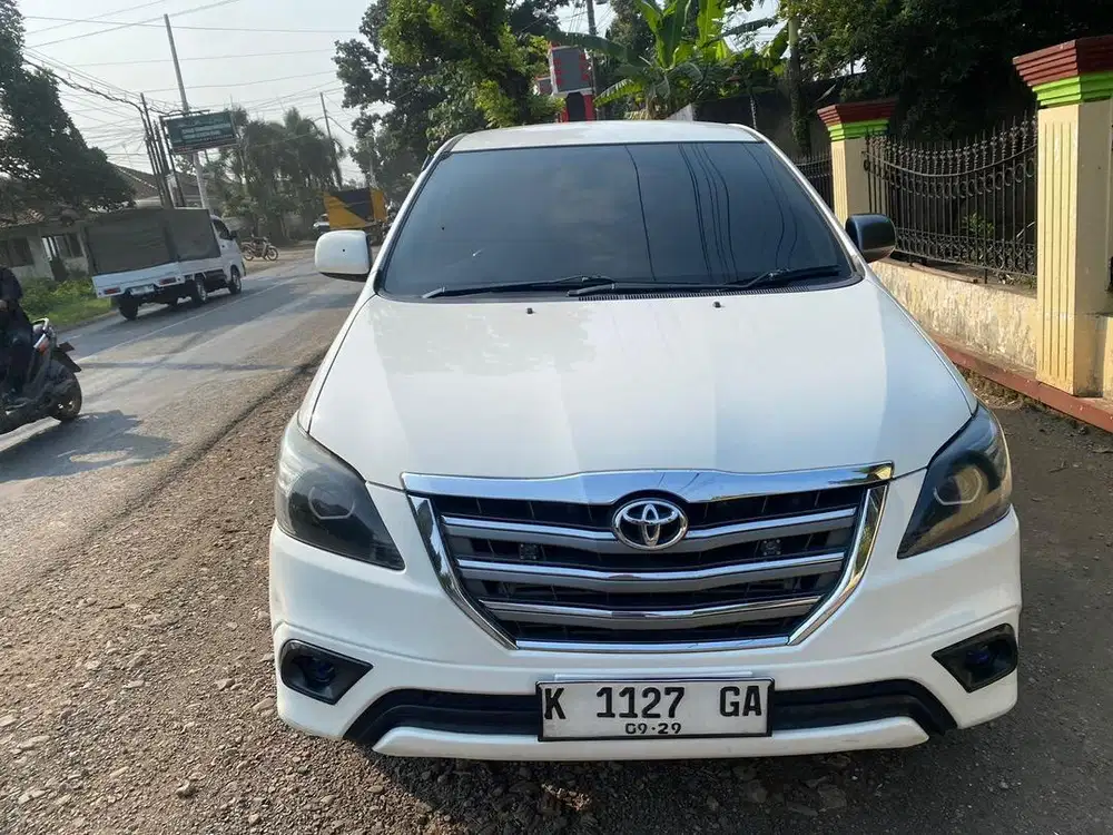 Di Jual innova barong G 2014
