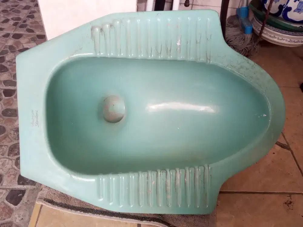 Kloset jongkok American standard