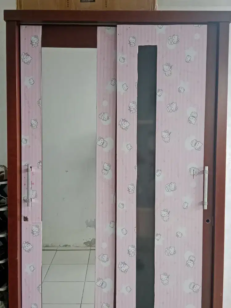 Dijual lemari pakaian 2 pintu