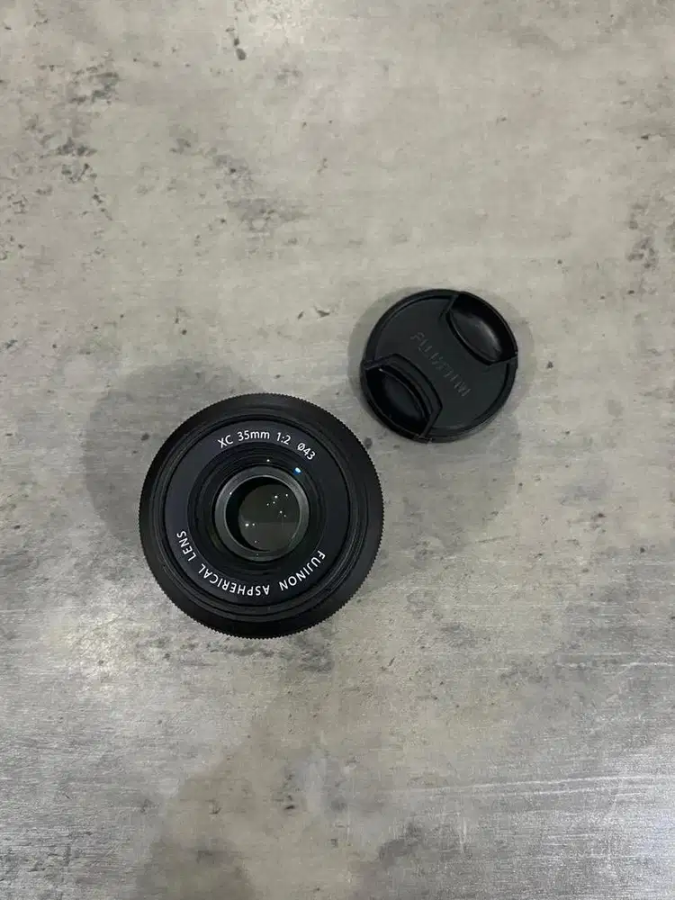 Lensa Fujifilm Fujinon XC 35mm F2