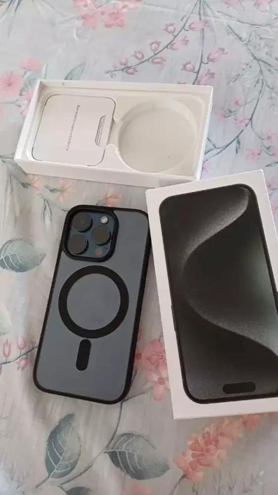 Iphone 15 pro max ibox baru sebulan