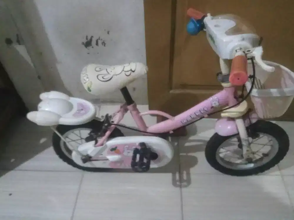 Sepeda mini anak minus ban kempes selebihnya cek kelokasi