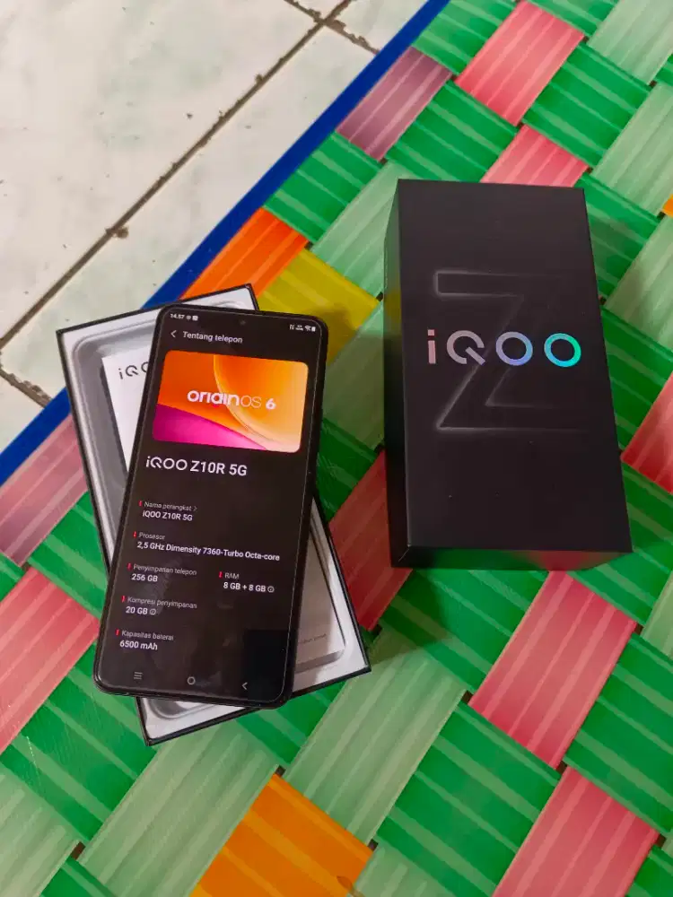 Iqoo z10r 8/256gb