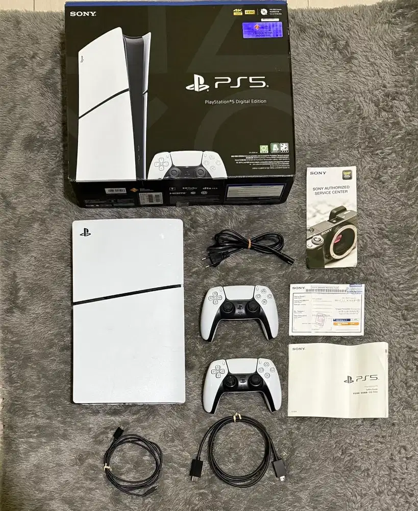 PS5 Slim Digital 1TB + 2 Stick + FC26