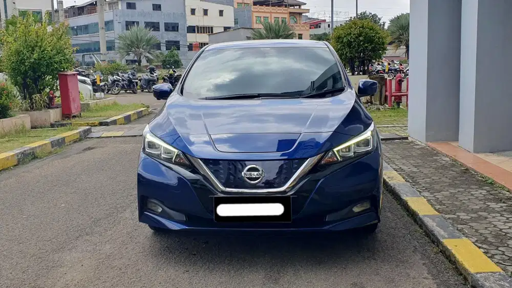 Nissan leaf ev electric 2021 biru listrik