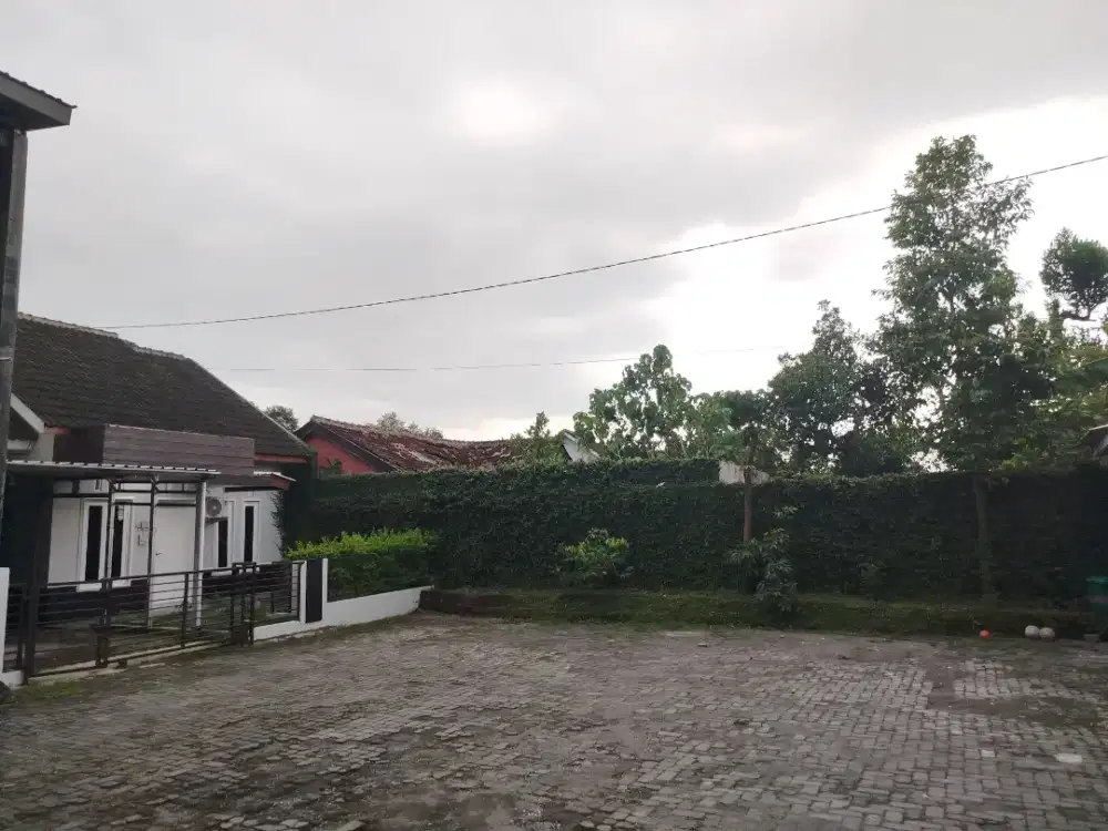 rumah  dekat budi mulia unrio sanata darma stadion maguwo jalan lebar