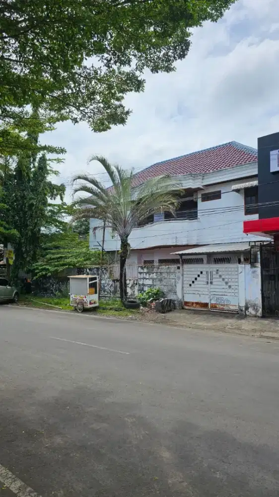 Dijual Rumah Tua Dijalan Tupai
