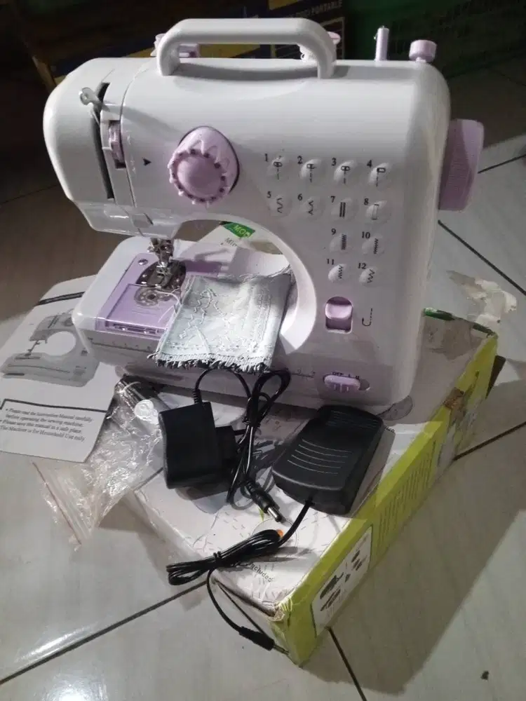 Mesin jahit baru, belum pernah digunakan, model SM - 500 A 12 Pola