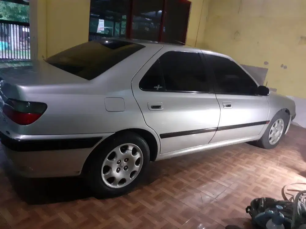 Dijual mobil Peugeot 406 tahun 1988