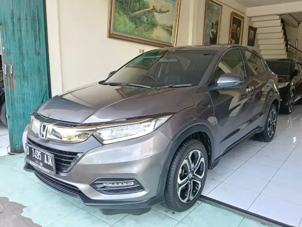 Honda HRV Special Edition AT 2021 low km, Abu Metalik