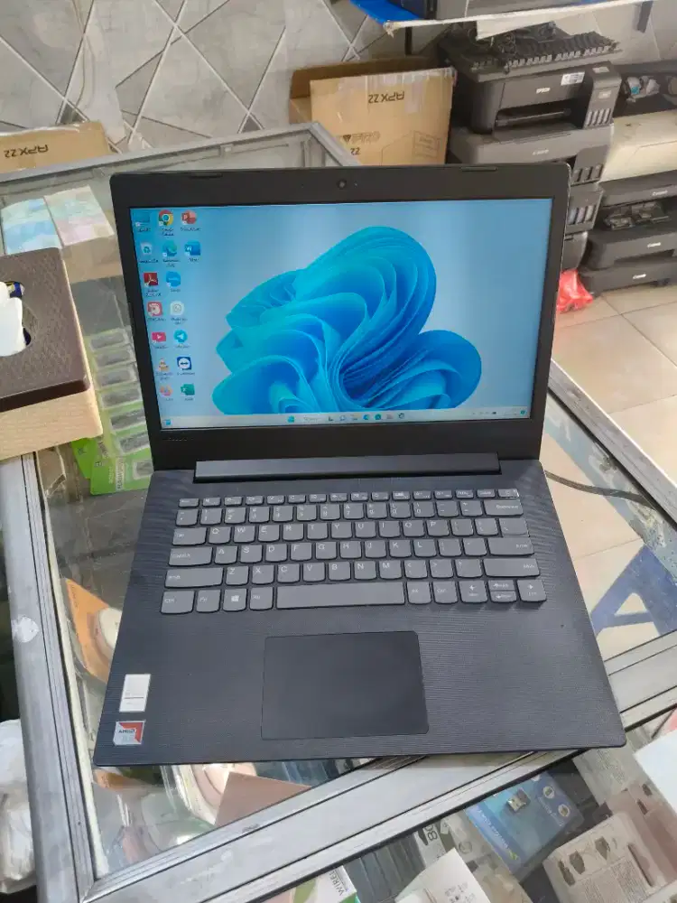 Lenovo 330, AMD A9 setara core i3, RAM 4GB, SSD 128GB