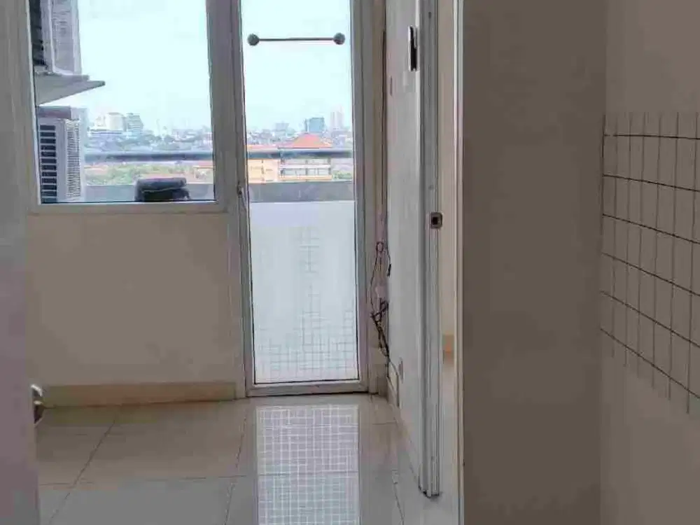 2 BR Hook Lt. 10 Kosongan Ada 2 AC Apartemen Atas Mall Green Pramuka