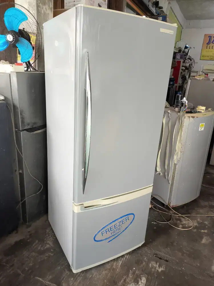 Jual kulkas panasonic normal dan garansi satu bulan