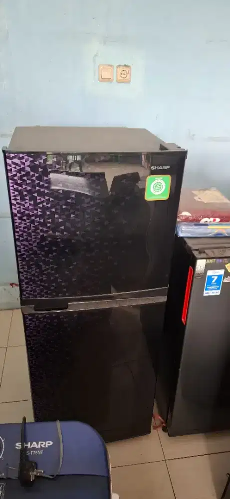 Kulkas 2 Pintu Like New Sharp