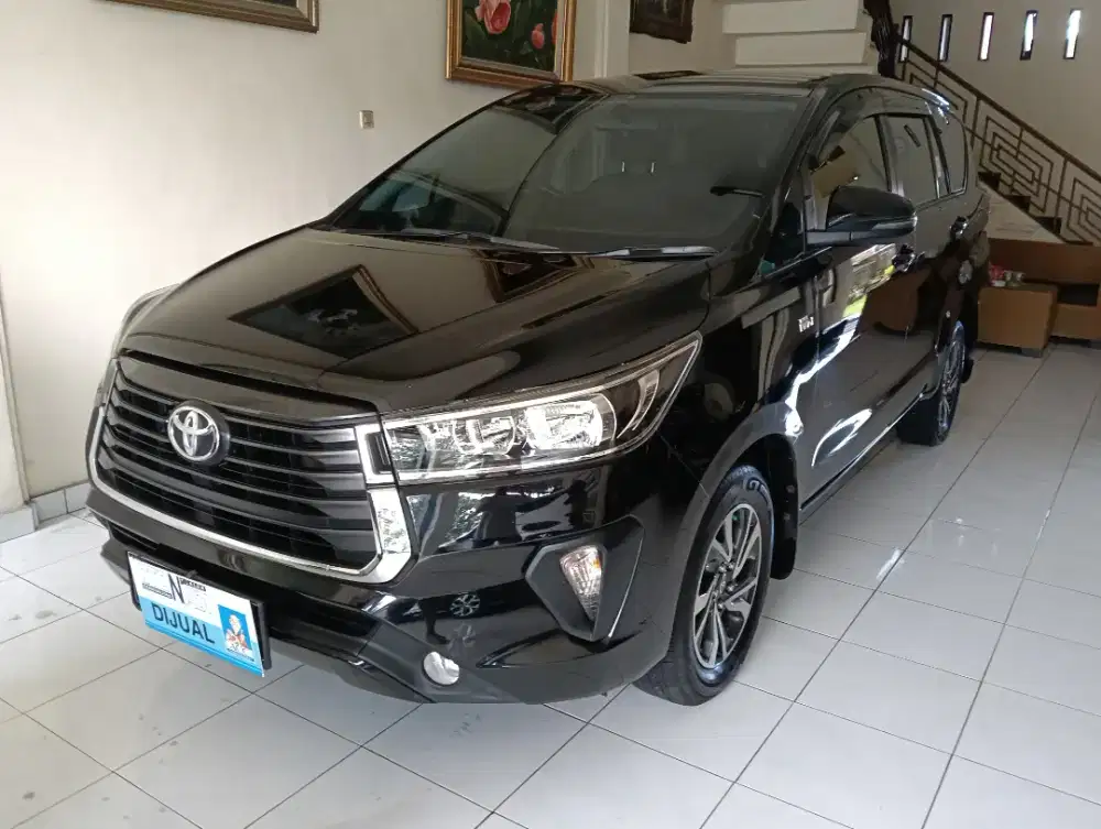 Innova Reborn G bensin AT 2021 hitam, low km