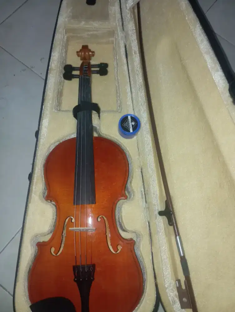 Biola atau violin 4/4