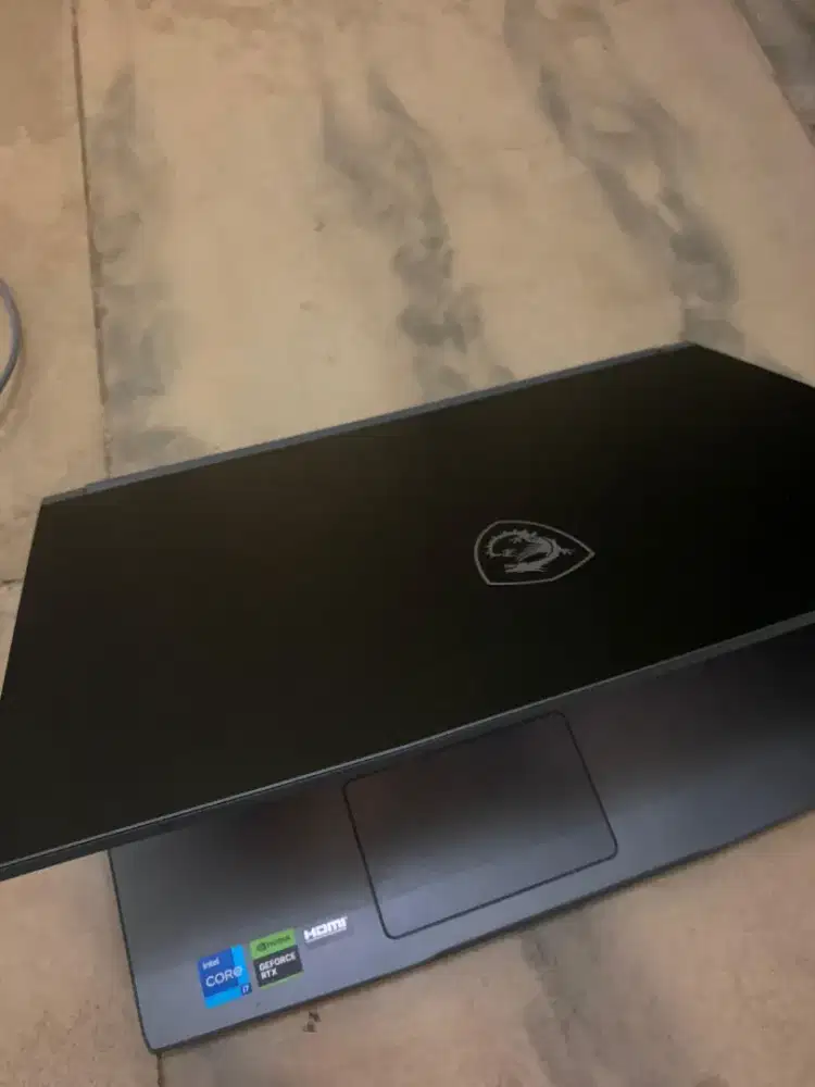 BARANG BAGUS.. Jual laptop MSI THIN 15