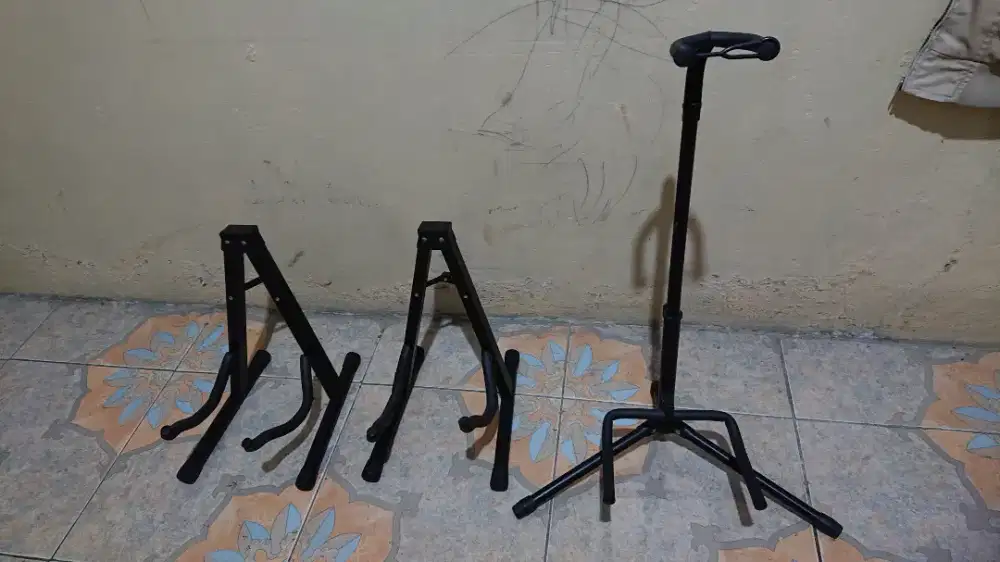 Stand / Dudukan Gitar
