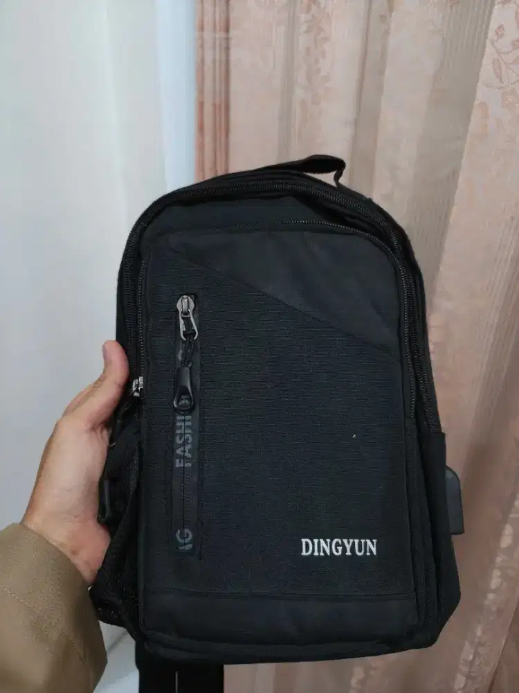 Tas Selempang Samping