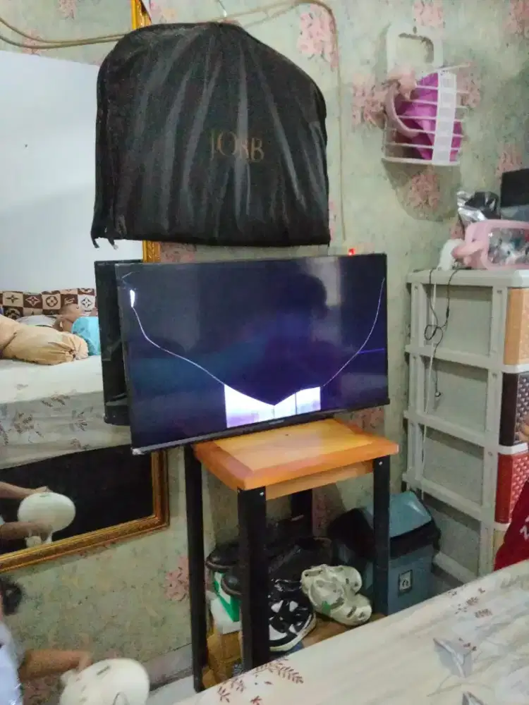 tv polytron 32inch smart tv layar begitu