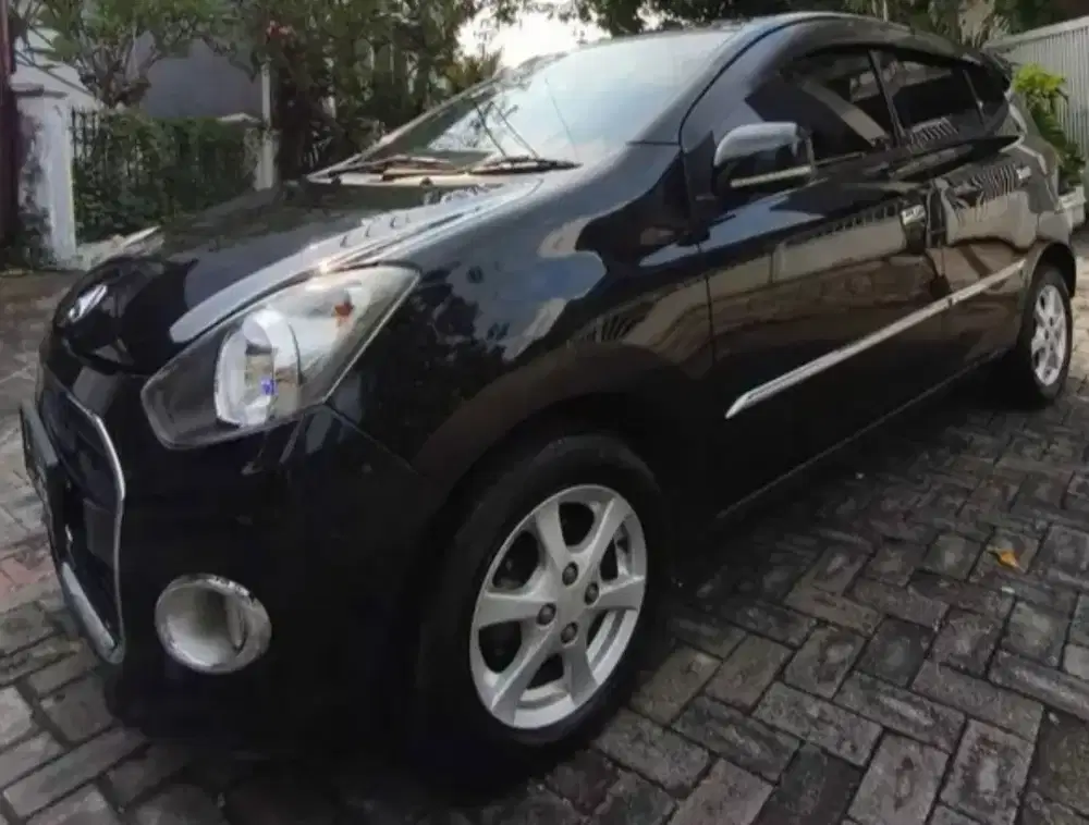 Daihatsu AYLA Type X (Matic) 2016 Warna Hitam