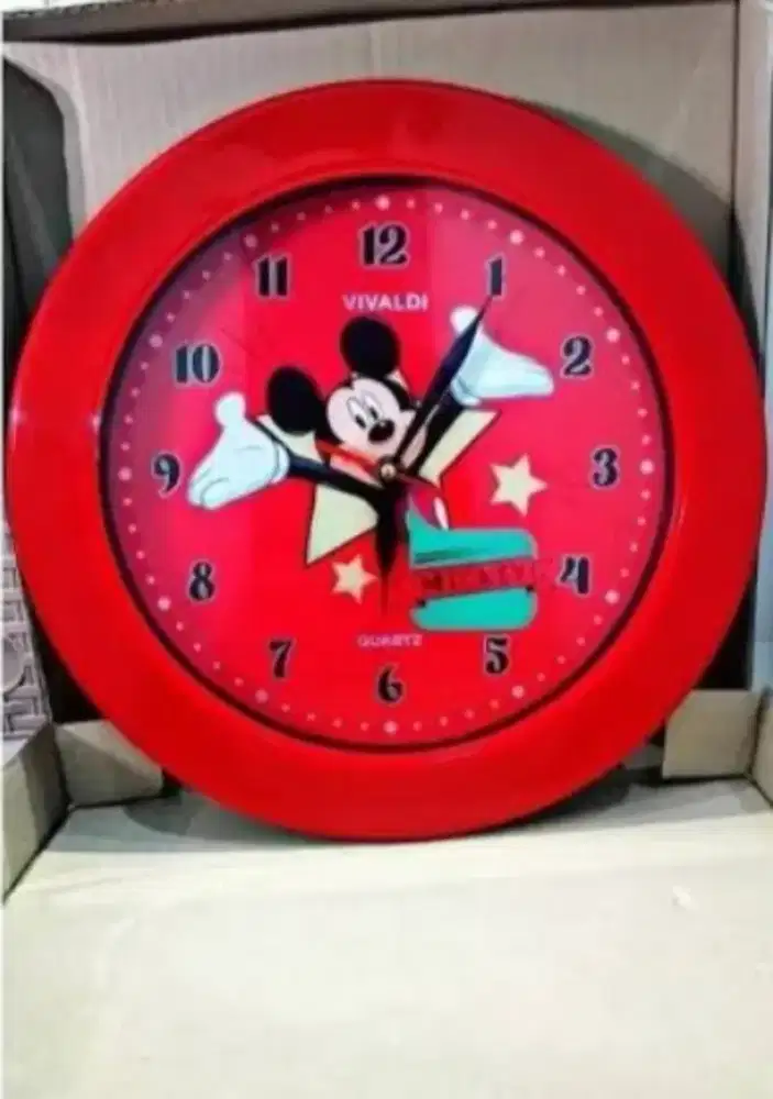 Jam dinding karakter mikey mouse