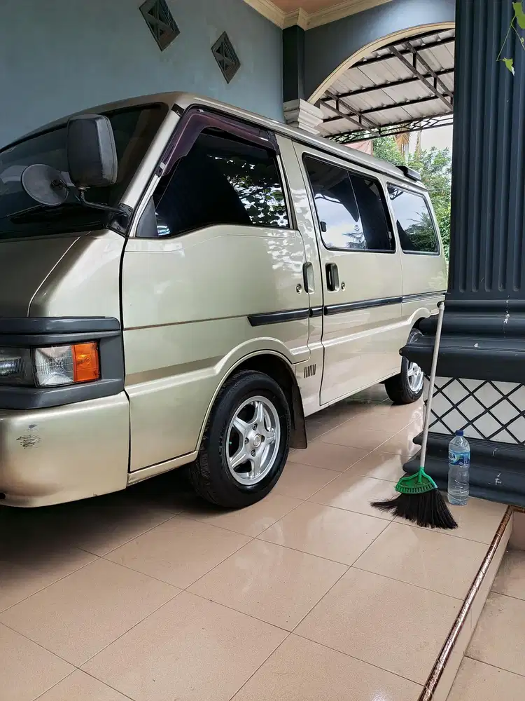 Mazda E2000 2003 Bensin