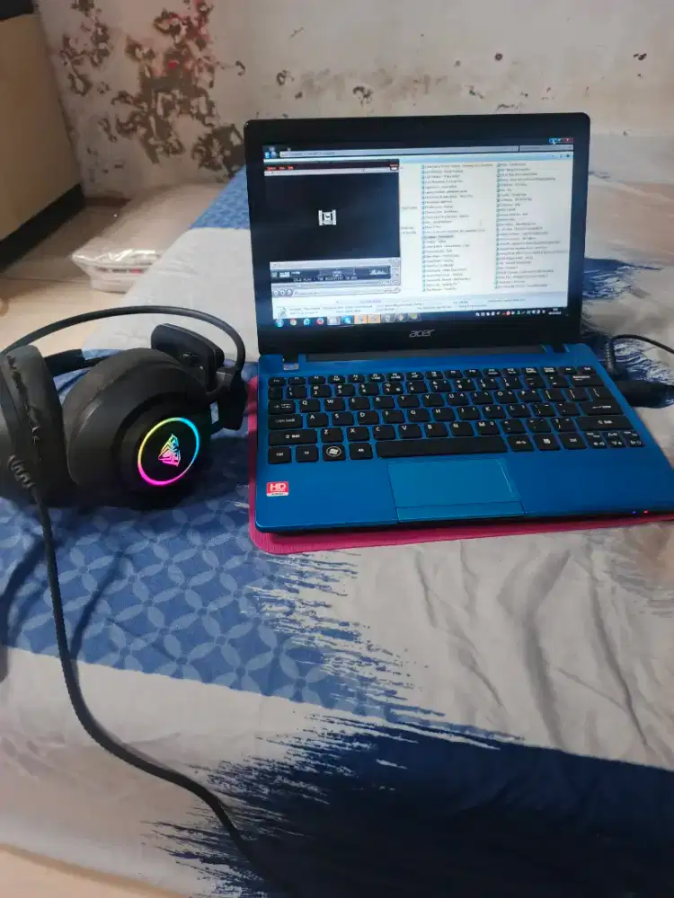 Accer aspire one 725