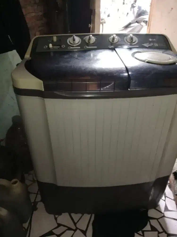MESIN CUCI 2 TABUNG MERK LG