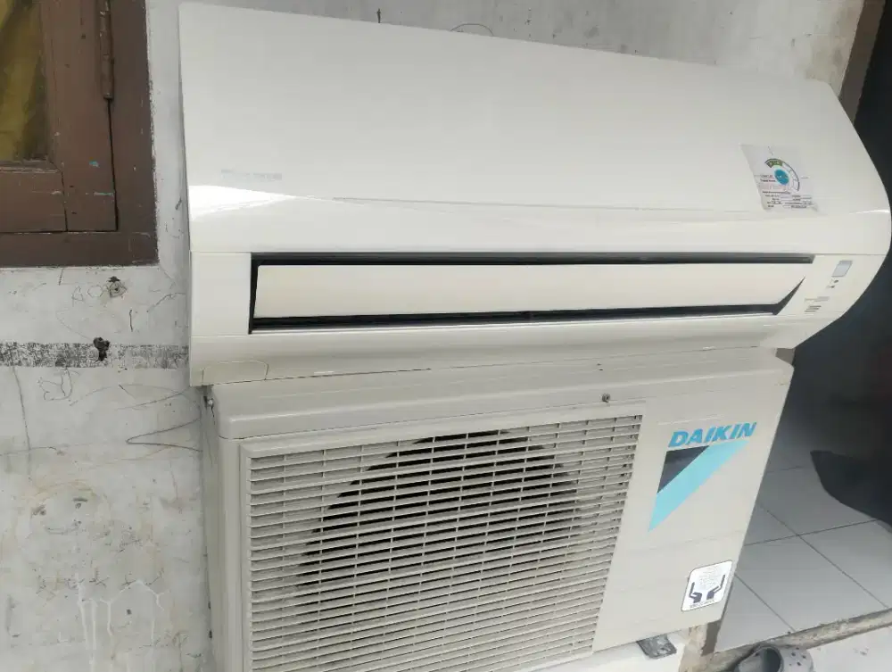 AC Daikin Thailand 1/2pk mulus, putih bersih dan bergaransi