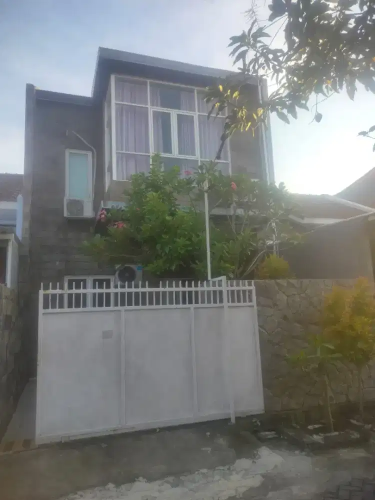Rumah Minimalist, Palm Oasis, 2 lantai, depan full baru alam.