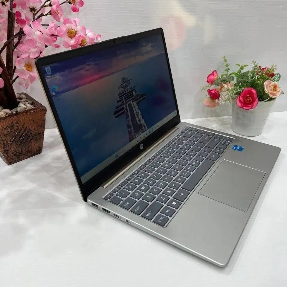 Laptop Murah terbaru HP 14 EP0260/0261 Core i3 1315 8GB DDR4 512GB SSD