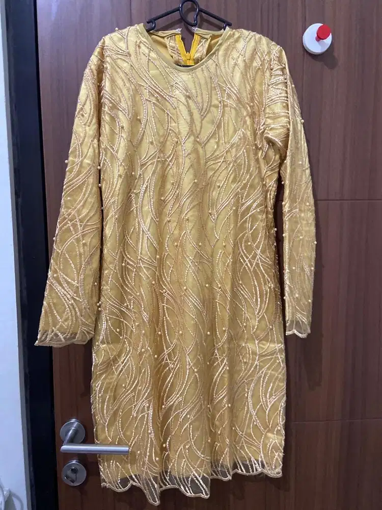 Baju kondangan bekas