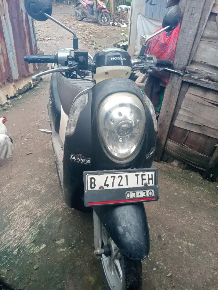 Motor Scoopy th 2015 surat2 lengkap pajak hidup.nego