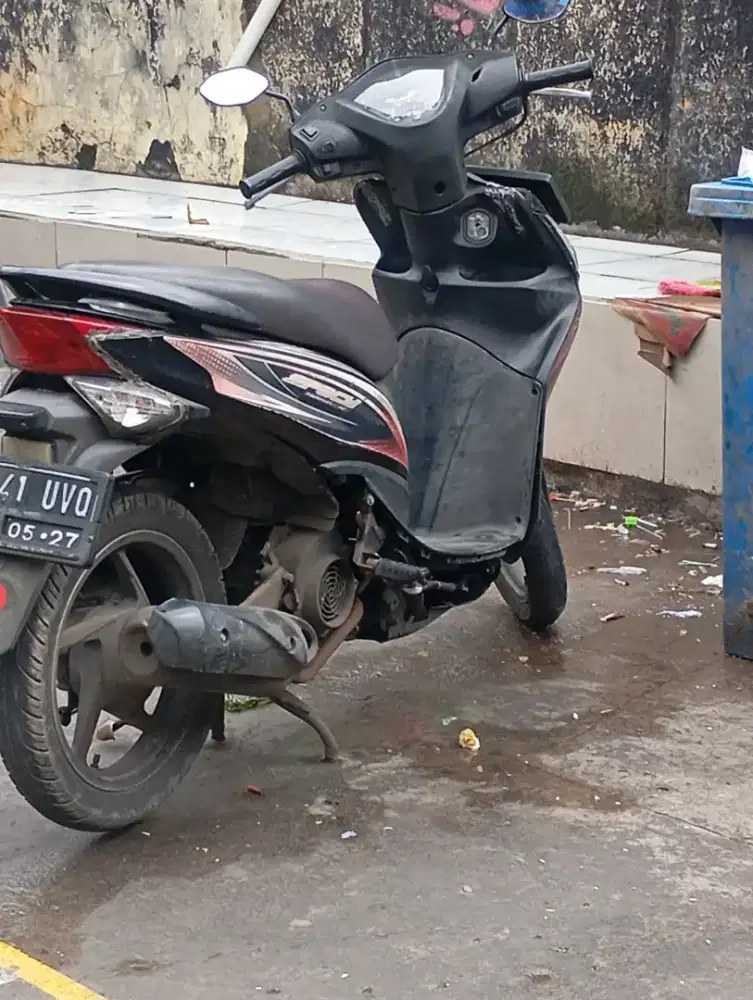 Jual motor specy tahun 2011 Warna hitam