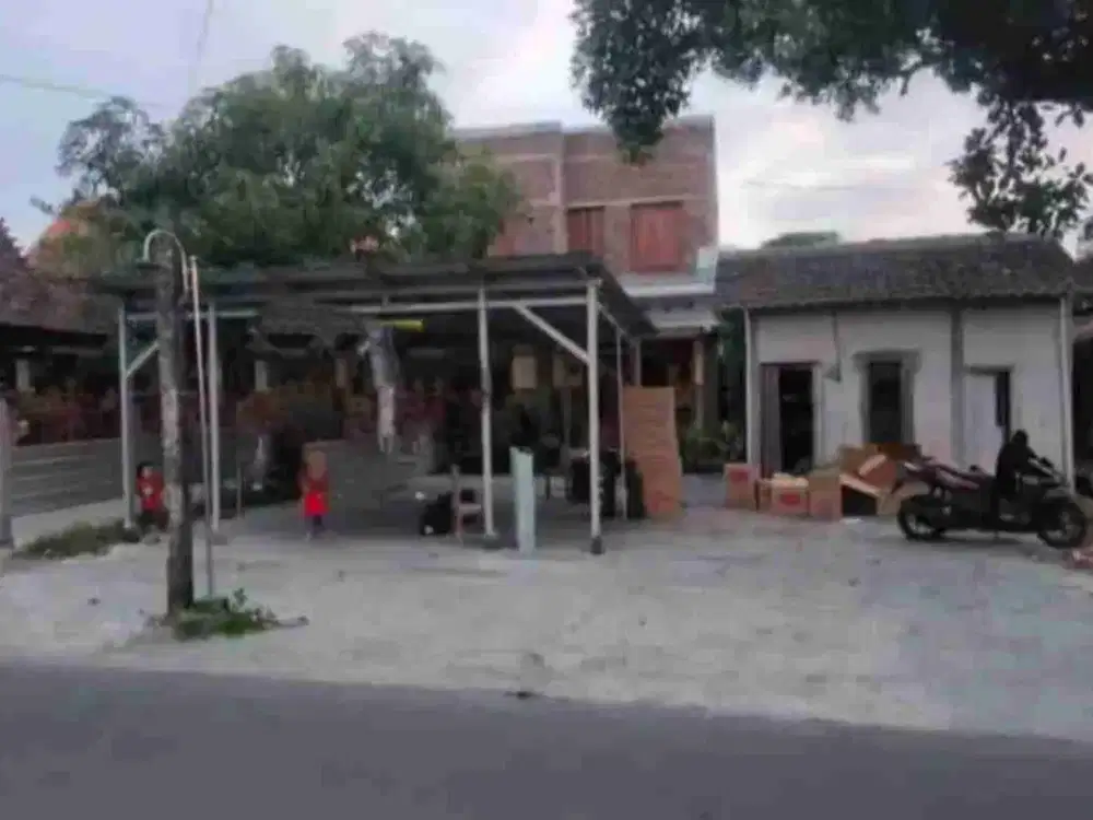 Tanah strategis 124m² muka utama 12m akses jln lebar dekat Perum Dosen UNS Jati Jaten karanganyar