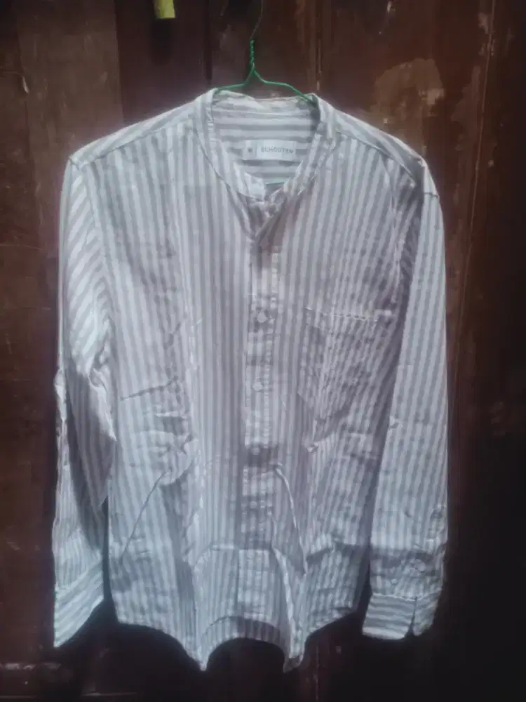 kemeja lengan panjang strip putih coklat size M