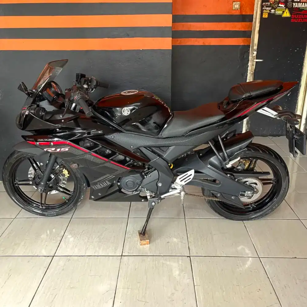 Yamaha R15 V2 taun 2015