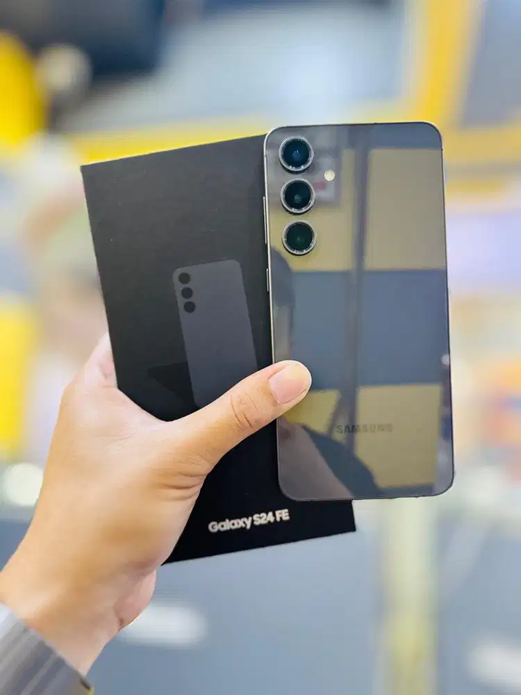 Samsung S24 FE 8/256 Like new