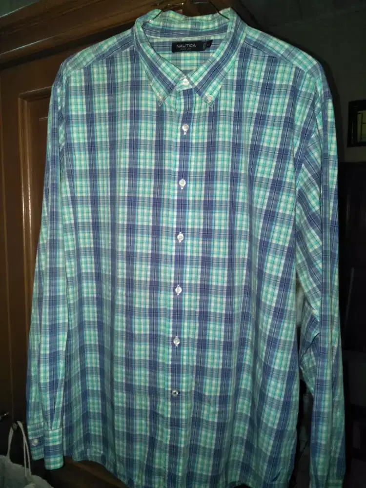 Kemeja lengan panjang