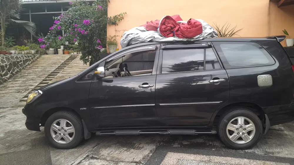 Toyota Kijang Innova 2005 Bensin