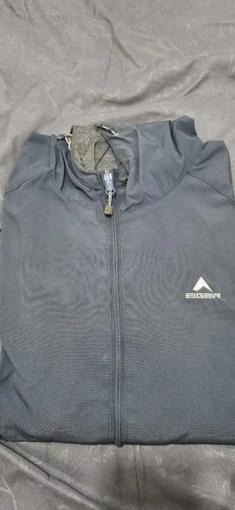 JAKET EIGER ASLI SECOND