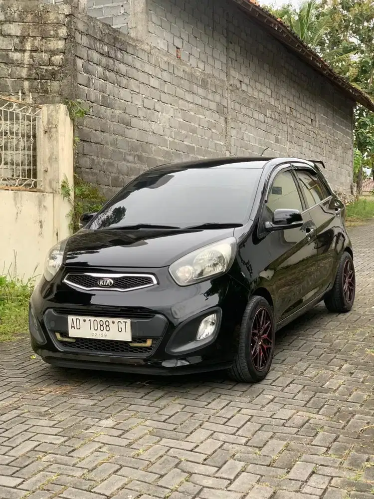 Kia Picanto SE 1.2 Matic AT hitam kredit garansi brio jazz march yaris